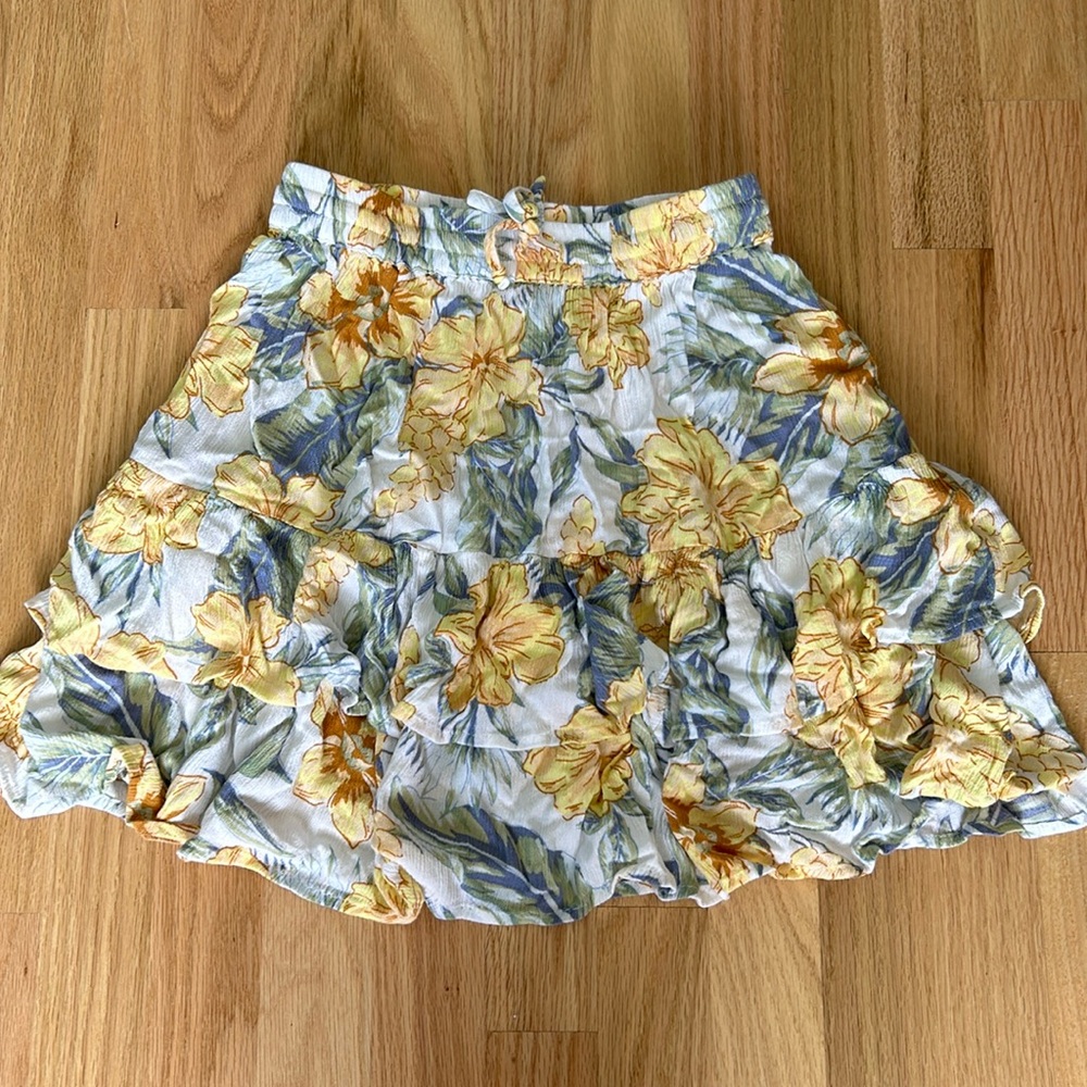 Ripcurl Mini skirt with flower print